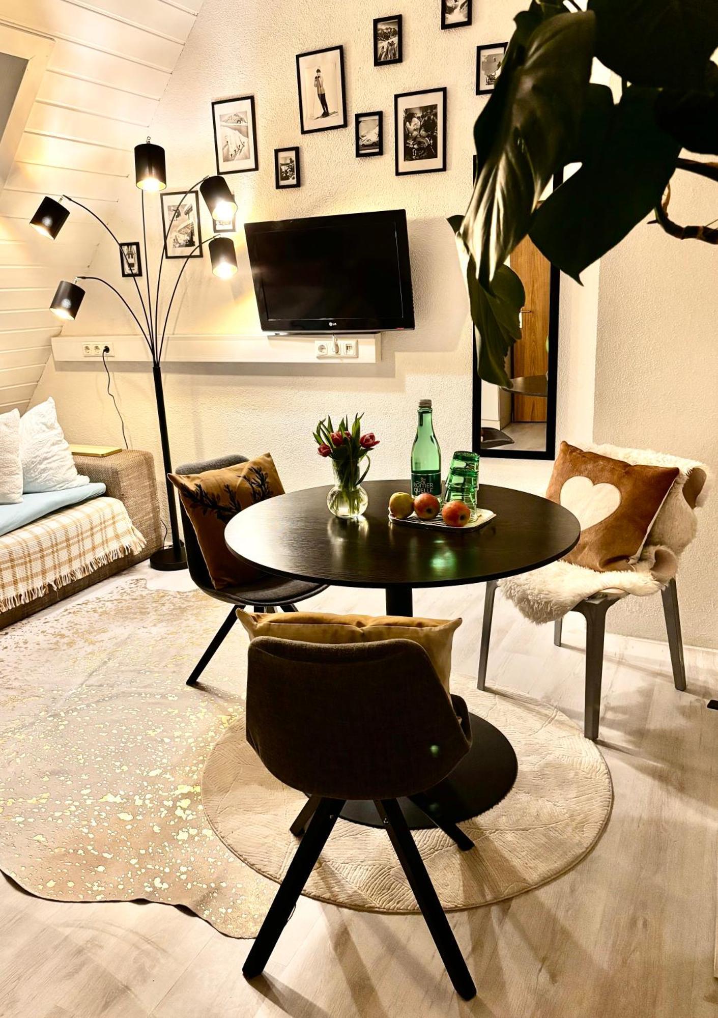 Lechtaler Alpenblick Landeck - Privatzimmer & Ferienwohnung المظهر الخارجي الصورة