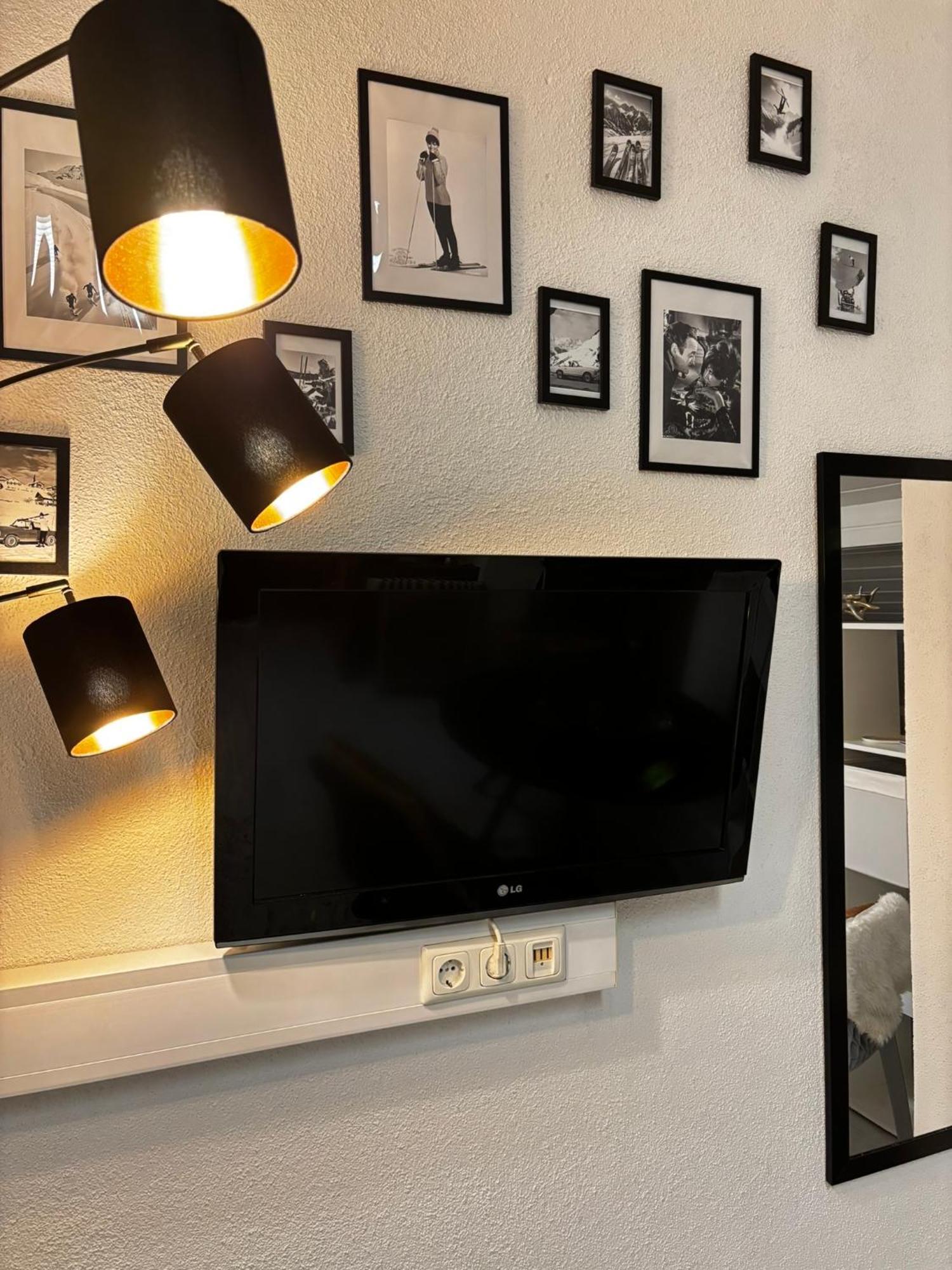 Lechtaler Alpenblick Landeck - Privatzimmer & Ferienwohnung المظهر الخارجي الصورة